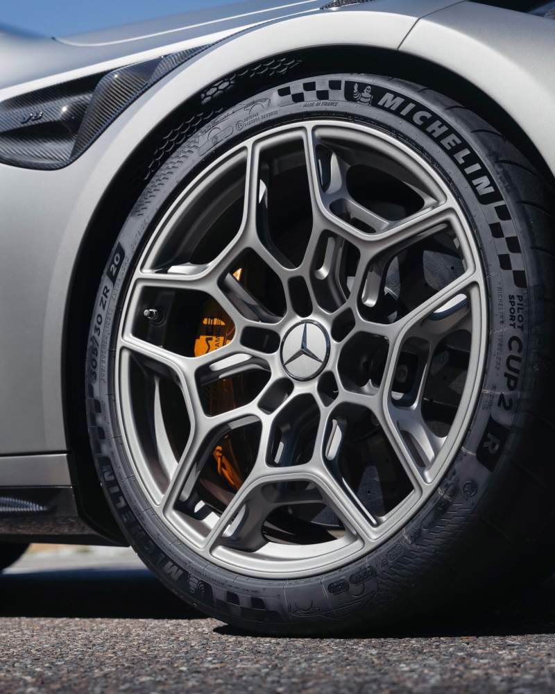 30대 한정판 벤츠 CLE646 AMG 공개