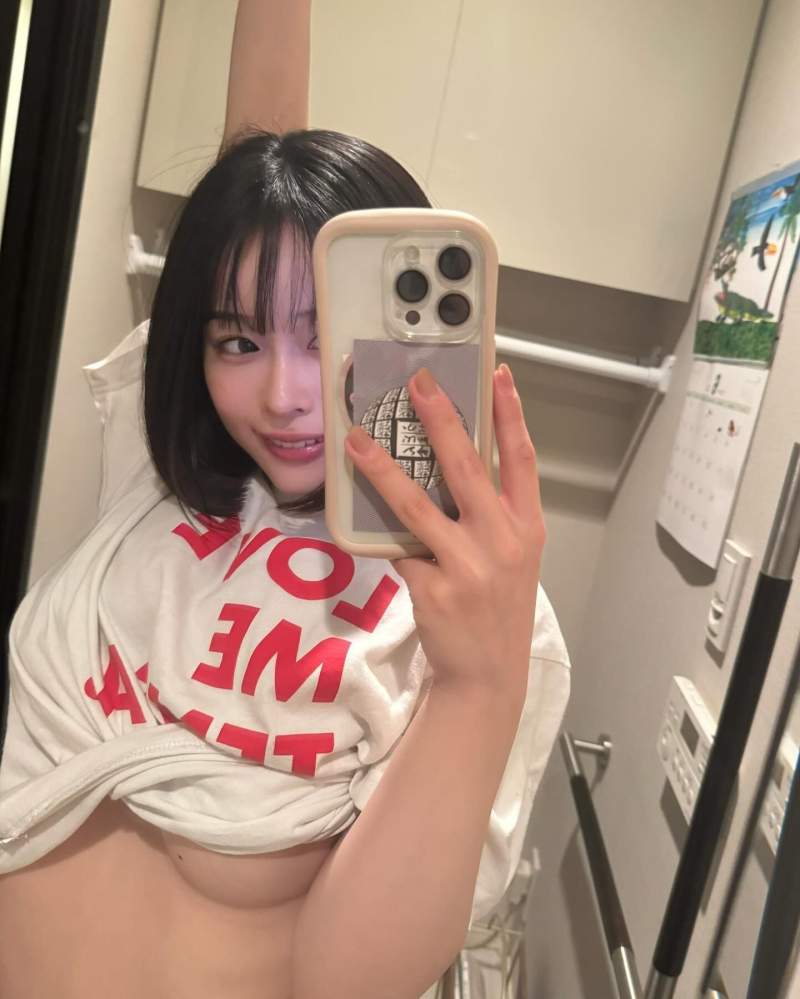 얼마전 AV배우 은퇴하고 소설가로 데뷔한 처자 (스압)