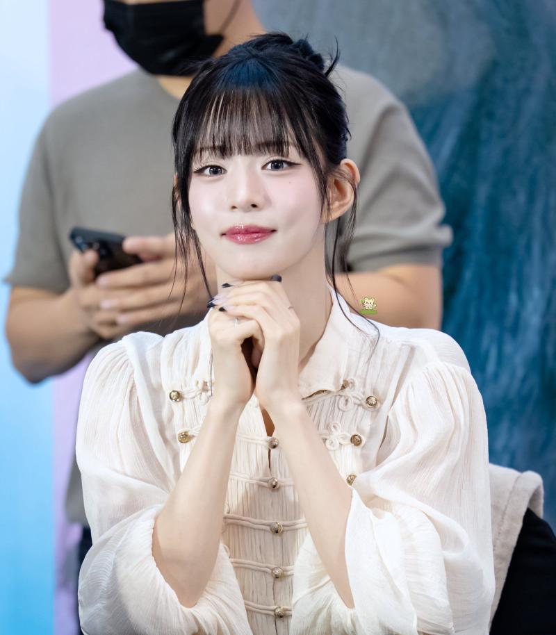 프로미스나인 이채영
