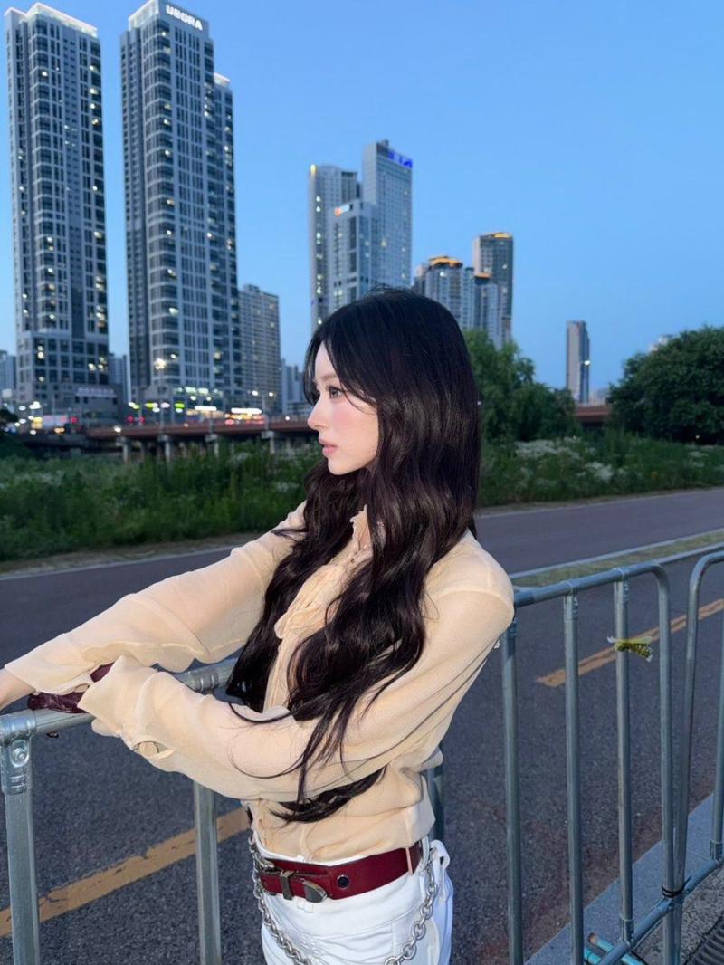 MEOVV (미야오) 안나