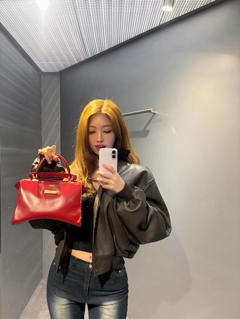 EVERGLOW (에버글로우) 시현