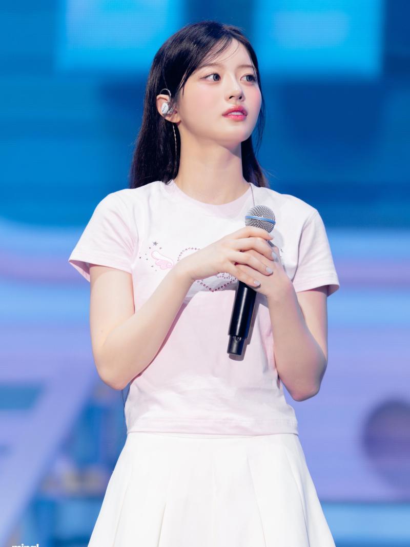아일릿 (ILLIT) 민주
