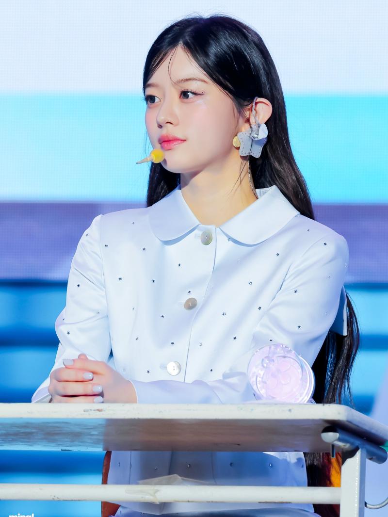 아일릿 (ILLIT) 민주