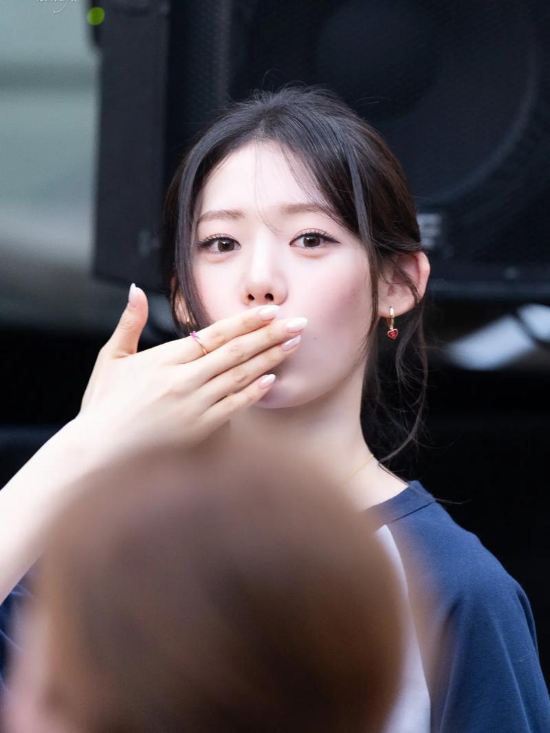 BABYMONSTER (베이비몬스터) 로라
