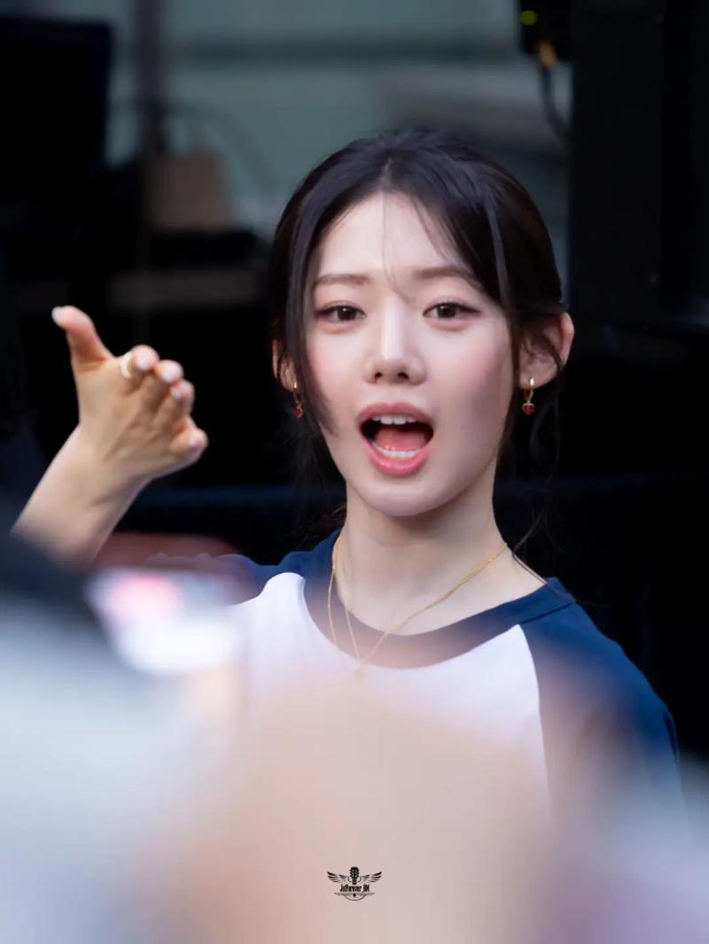 BABYMONSTER (베이비몬스터) 로라