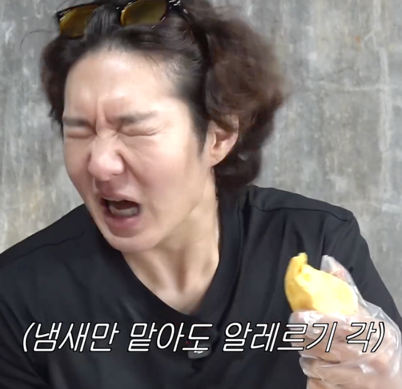 36년 인생 처음으로 두리안 먹어봤을 때 반응