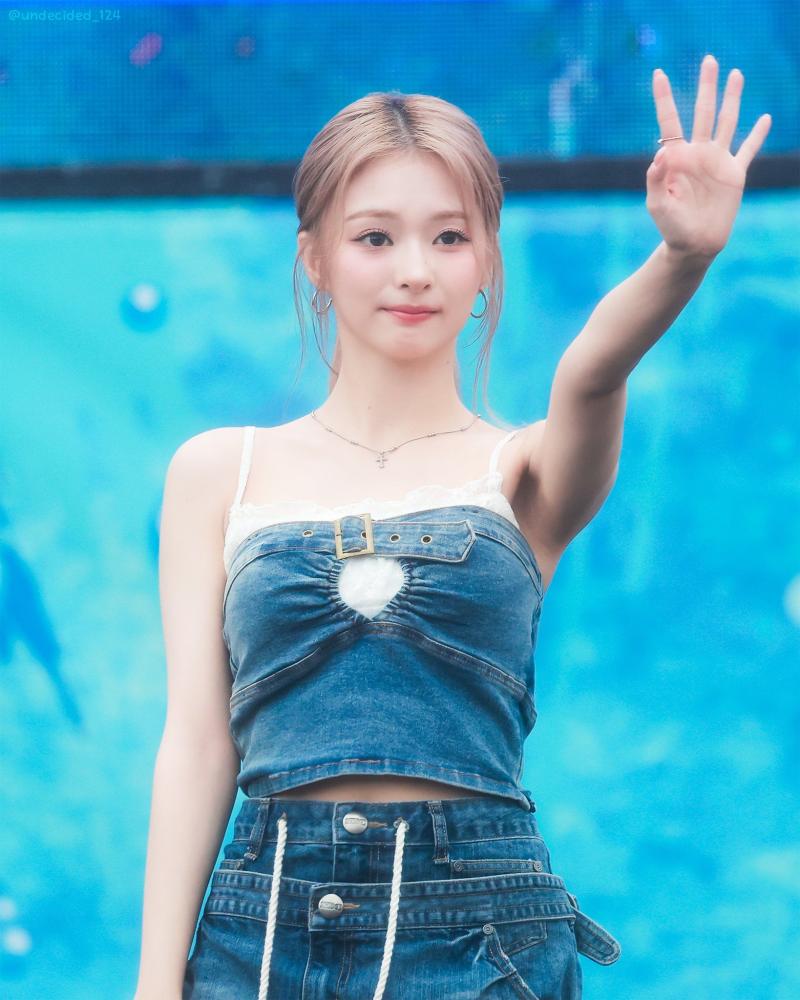 프로미스나인 이나경