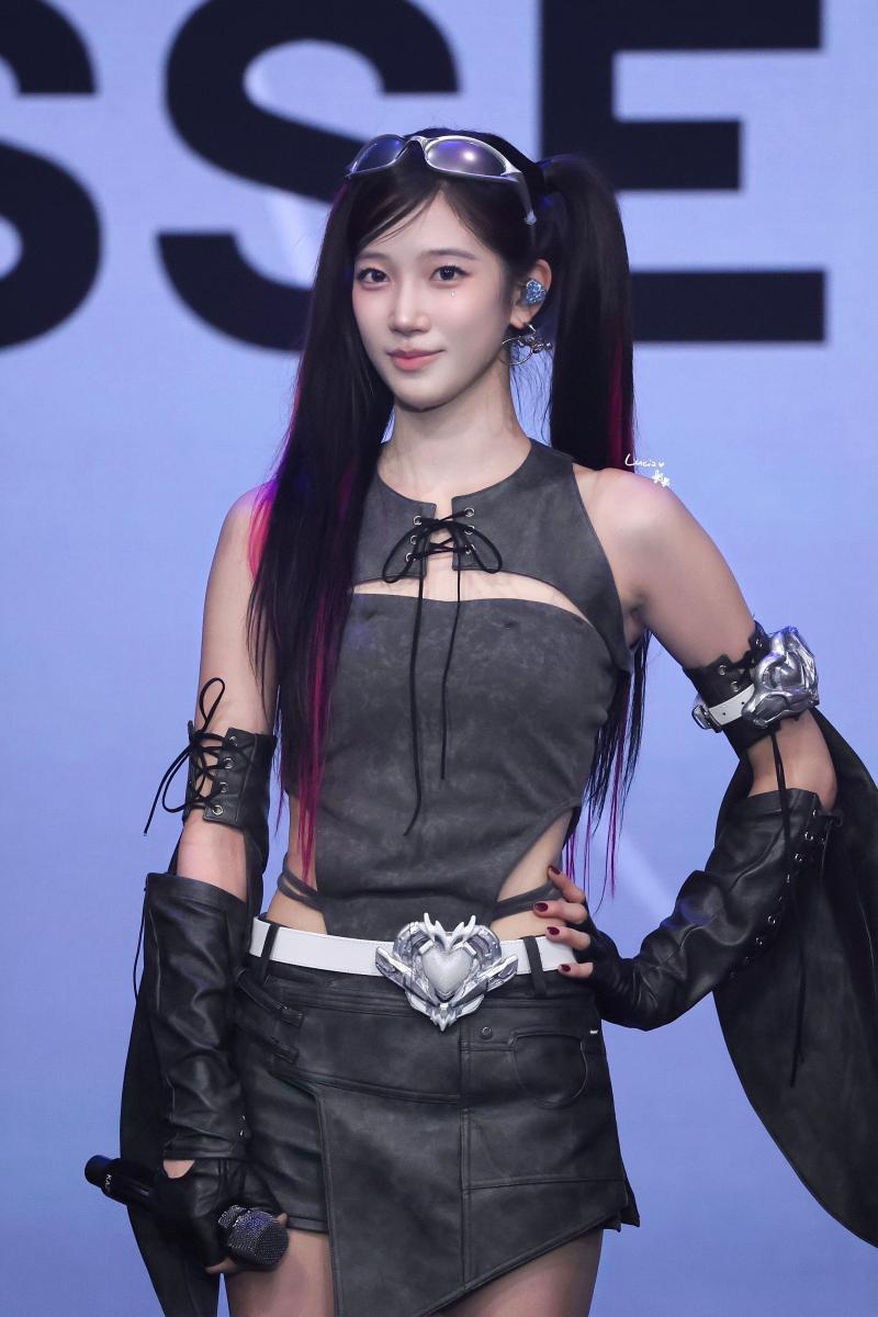 르세라핌 카즈하 260913 BLIZZCON