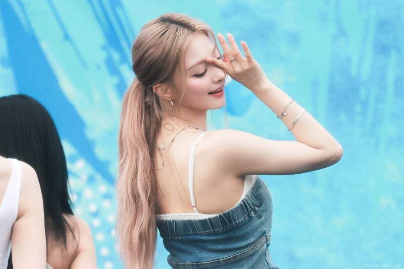 프로미스나인 이나경