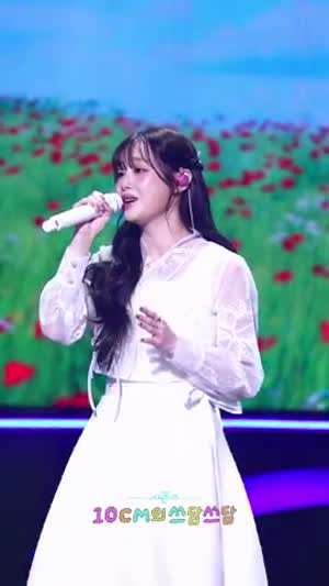 츄 쓰담쓰담/ CHUU The First Album [XO, My Cyberlove]