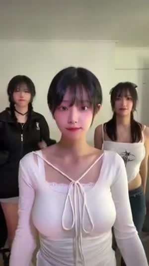 QWER 쵸단 마젠타 히나