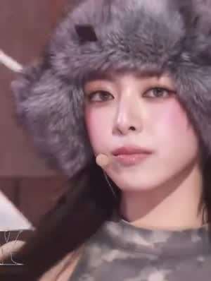 ITZY (있지) 유나