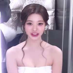 오프숄더 드레스 아이브 장원영 여왕님 비주얼