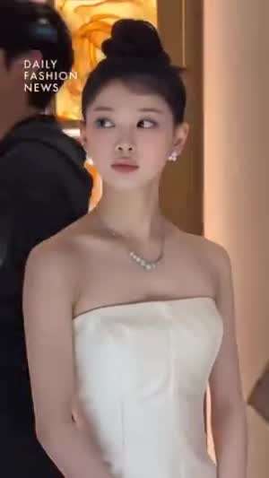 아일릿 (ILLIT) 모카