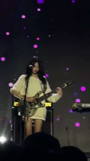 QWER 히나