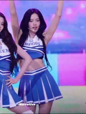 파란 체크 치마 치어리더 아이브 안유진 장원영 골든디스크 무대