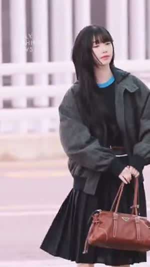 오늘자 이탈리아로 출국하는 에스파 카리나