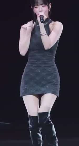 상견례 패스 가능한 홀터넥 슬림 원피스 프로미스나인 이채영