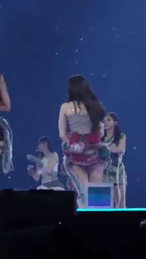회색털 달린 프릴 초미니 트와이스 사나 검속 요망한 엉벅지.mp4