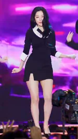 섹시한 프로미스나인 막내 백지헌 허벅지