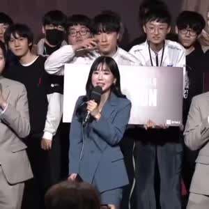 천시아 캐스터