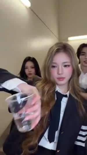 하츠투하츠 유하, 이안(,wayv 샤오쥔)