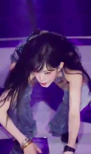 프로미스나인 이채영의 섹시한 퍼포먼스