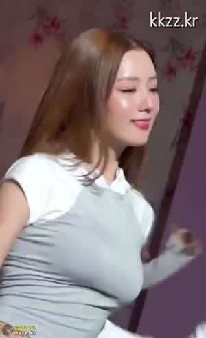 배꼽 보이는 묵직함 에이핑크 윤보미