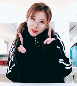 트와이스 사나