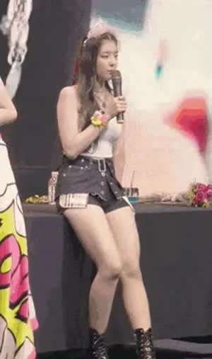 ITZY-리아