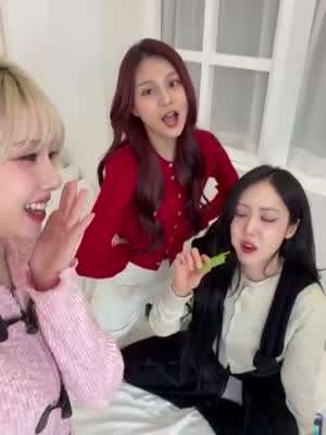 은하 신비 엄지 VIVIZ비비지 4주년