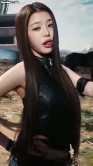 'BANG BANG' 뮤비속 아이브 장원영