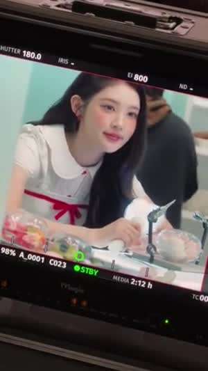 하츠투하츠 에이나