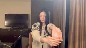 손목 스트레칭 하는 키키 키야.gif