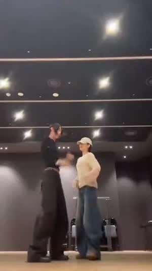 이즈나 유사랑, 최정은, 정세비