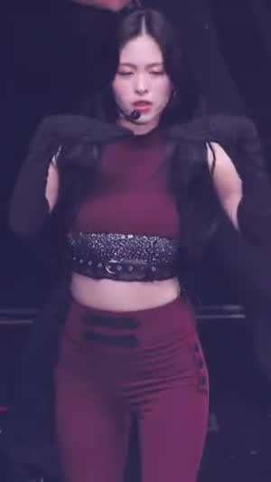 ITZY 류진 서울콘서트 스판바지 골반
