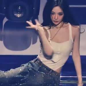 에스파 닝닝 흔들리는 가슴골..
