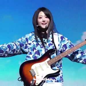 QWER 하나