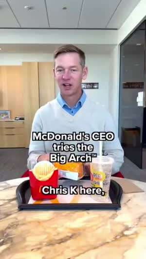 미국에서 반응 겁나 안좋은 맥도날드CEO 먹방 근황.jpg