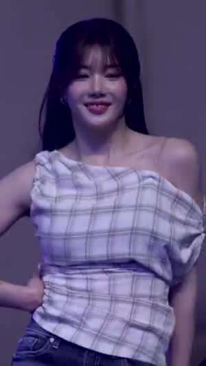 잔잔하게 일렁이는 권은비