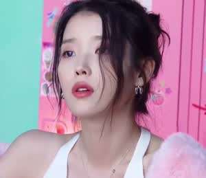 아이유 2022 시즌그리팅 비주얼