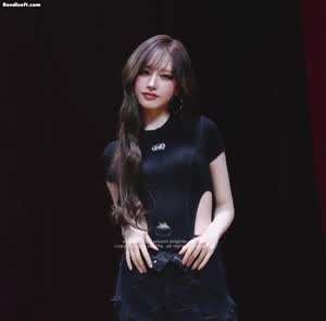 [아이브] 어제자... 팬싸인회 리즈 외모 .GIF