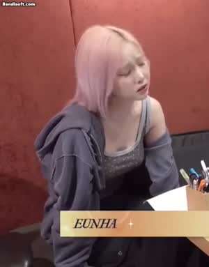 [비비지] 녹음하는 은하... 민소매 볼륨감..gif