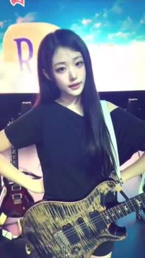 QWER 히나