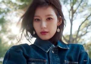 트와이스 사나