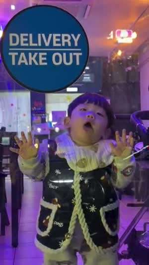 우리 아이 창문 청소 중