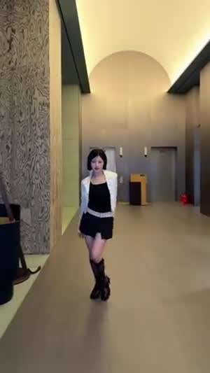 앳하트 아린, 나현, 서현