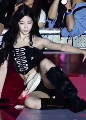 르세라핌 카즈하 김채원 홍은채 바닥 안무