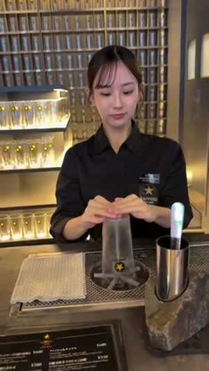 이쁜 누님이 따라주는 650엔 생맥주