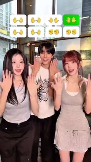 QWER 마젠타 , 히나